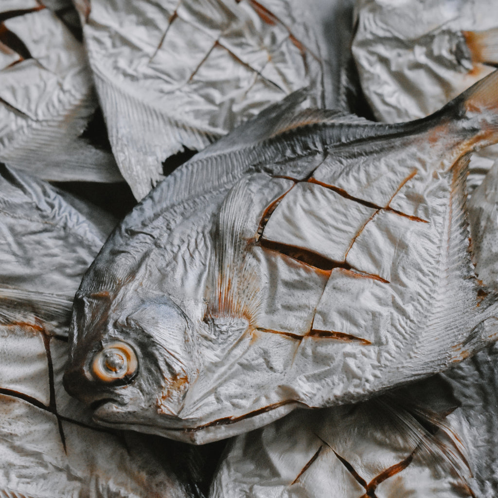 Whole Air-Dried Baby Pomfret Fish Treat for Dogs and Cats – Wild-Caught and Made in Singapore